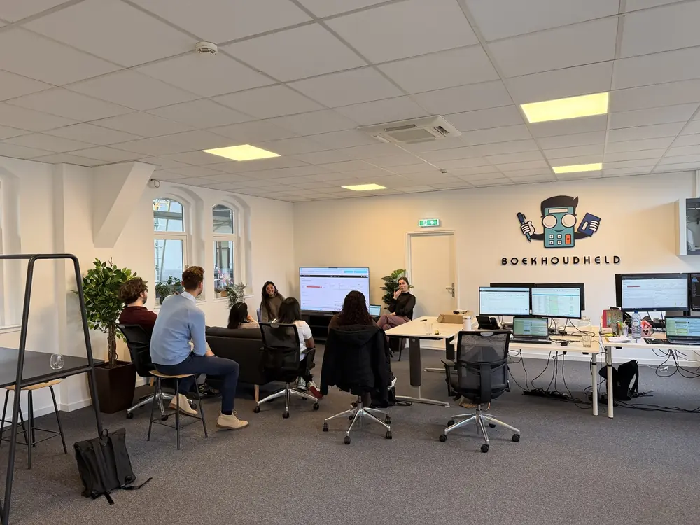 Team van Boekhoudheld aan het werk op kantoor in Rotterdam